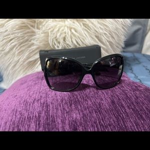 Marc Jacobs sunglasses.
